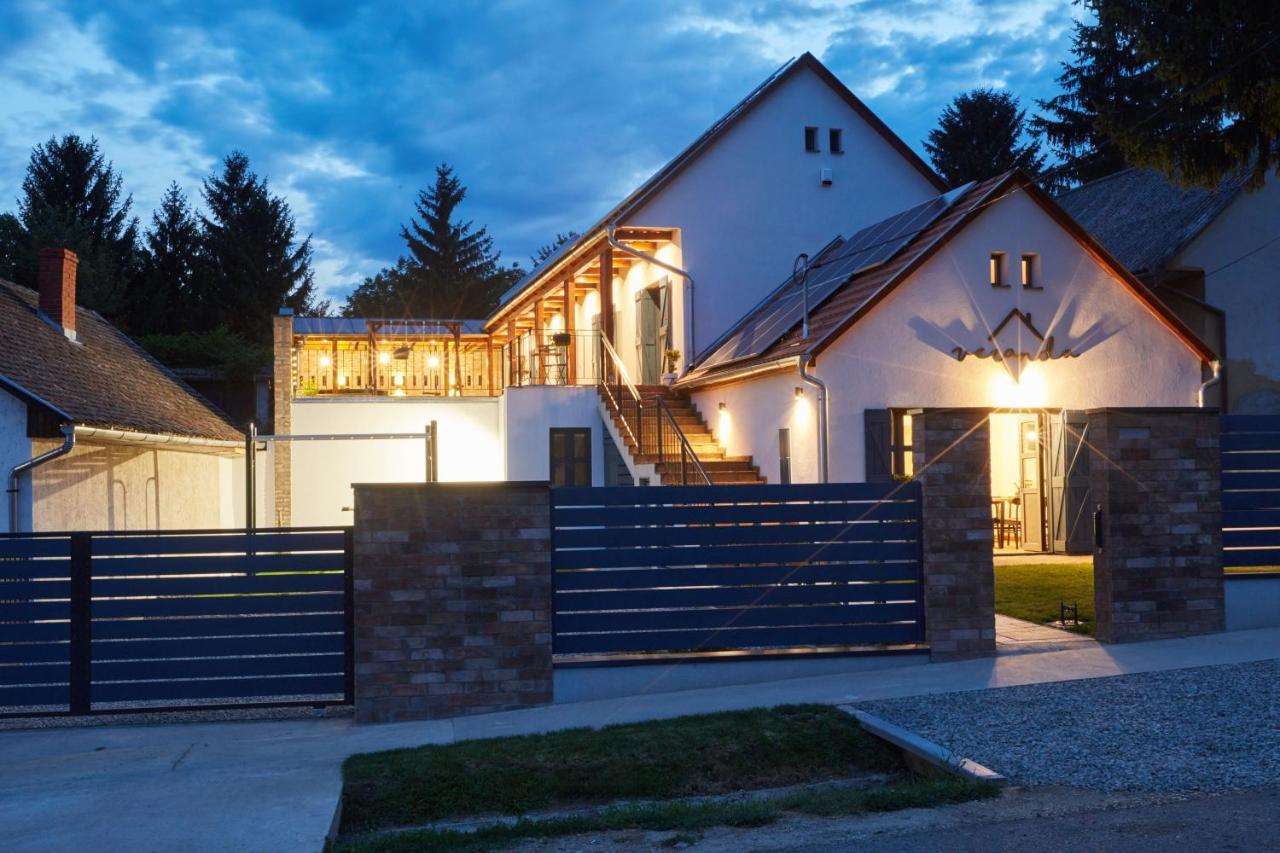 Veranda Віллань Екстер'єр фото